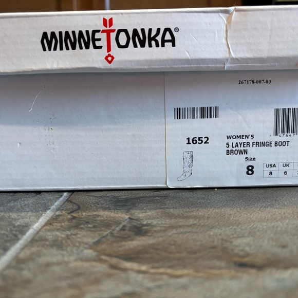 Minnetonka 5 layer fringe boots - Picture 3 of 7